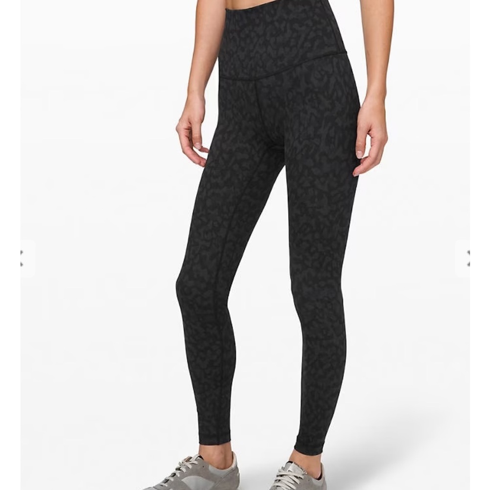 Lululemon full on luxtreme super high rise wonder thunder size 6